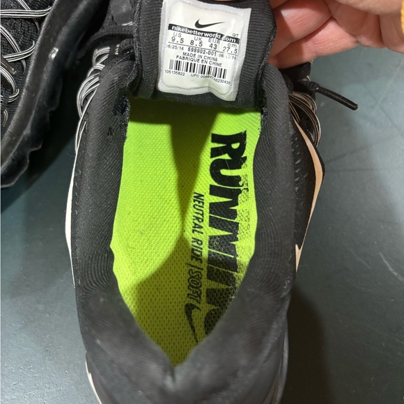 Nike AirMax size 9.5 - Picture 4 of 4